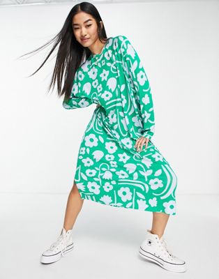 Robes mi-longues Monki - Robe mi-longue en tissu EcoVero - Imprimé à fleurs vert