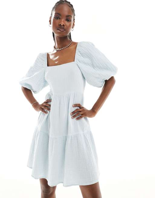 Monki - Robe texturée courte à encolure carrée et ourlet volanté - Bleu