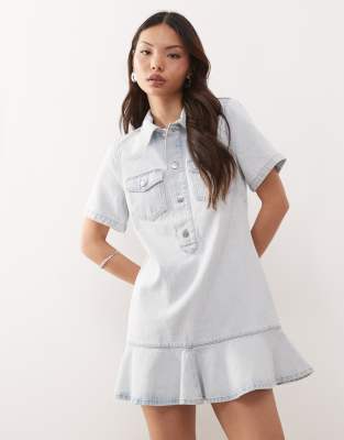 Monki - Robe tunique en denim avec ourlet virevoltant - Bleu clair délavé
