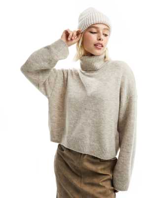 Monki - Rollkragenpullover aus Strick in Natur-Neutral