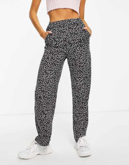 Monki - Rosie - Makkelijke broek met wijde pijpen in zwarte bloemenprint