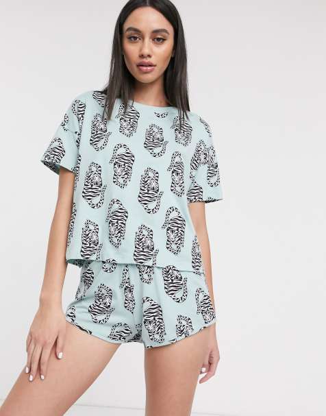 Monki – Salbeigrüner Pyjama mit Katzenmuster