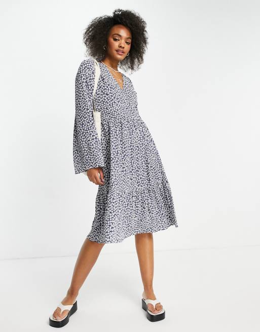 Monki Sandy long sleeve tiered wrap smock dress in blue floral | ASOS