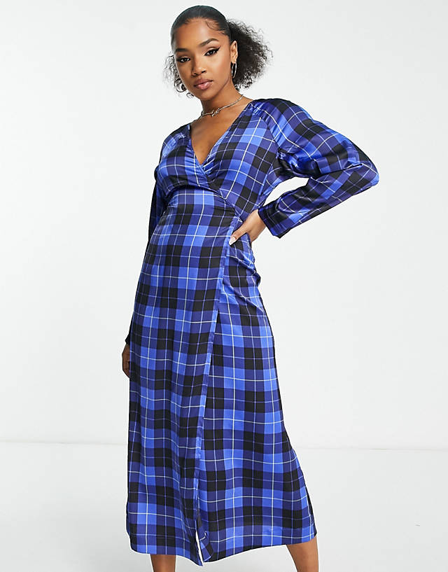 Monki - satin wrap midi dress in blue and black check
