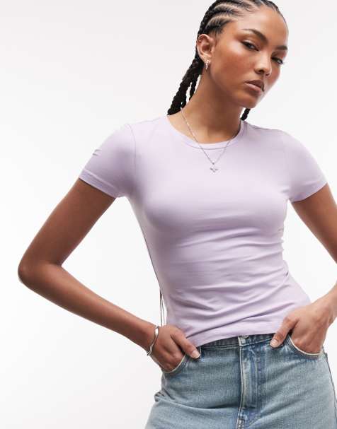 Monki – Schmal und knapp geschnittenes T-Shirt in Flieder - view 1