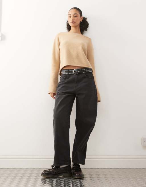 Monki – Schulterfreier Strickpullover in Beige mit lockerem Schnitt, 2 von 4