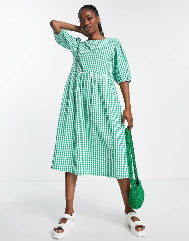 Monki seersucker puff sleeve smock dress in green gingham