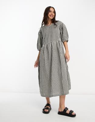 Monki seersucker smock midi dress in black and white gingham