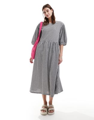 Monki Seersucker Smock Midi Dress In Black And White Gingham-multi