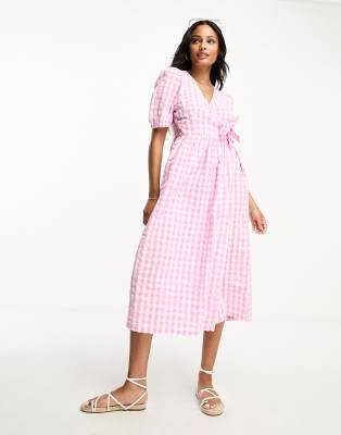 Monki seersucker wrap midi dress in pink and white gingham-Multi