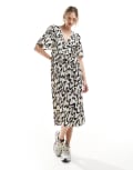 [Monki] Monki short sleeve midi sun dress with side split in mono abstract print exclusive to ASOS-Multi XS Abstract print