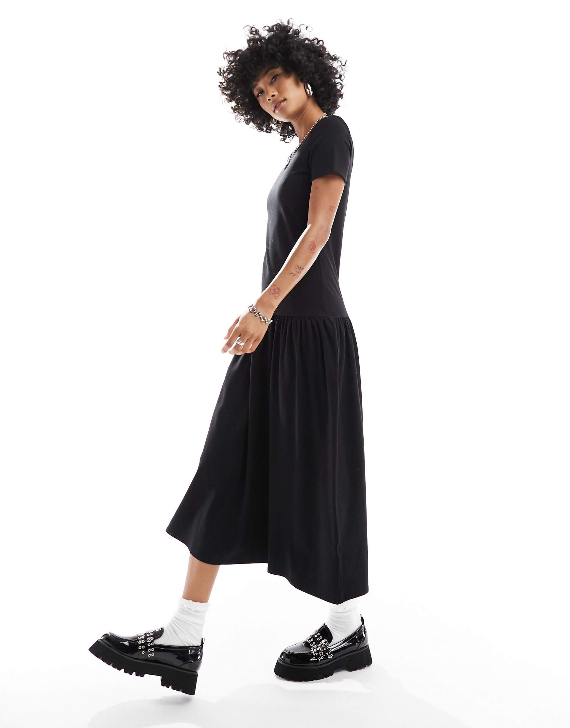 monki short sleeve open neck midi soft jersey sun dress with pleated bottom in black