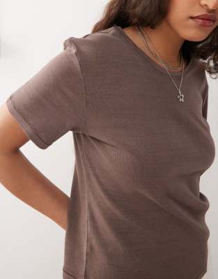 Monki Shrunken T-shirt