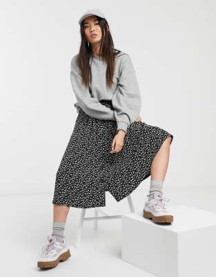 Monki – Sigrid – Schwarzer Midi-Blumenrock mit durchgehender Knopfleiste |  ASOS