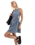 [Monki] Monki sleeveless mini seersucker dress with ruched sides and cut out detail in dark blue and black gingham check 46 Dark blue