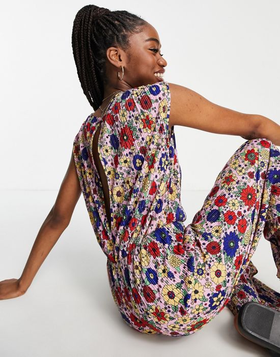 https://images.asos-media.com/products/monki-sleeveless-plisse-jumpsuit-in-retro-floral/202579025-2?$n_550w$&wid=550&fit=constrain