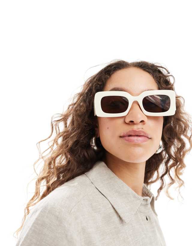 Monki - small rectangle chunky frame sunglasses in beige ombre