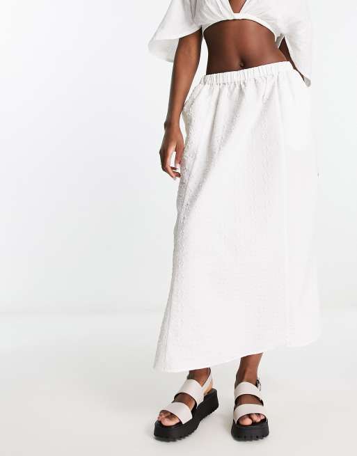 White linen hotsell skirt flowers