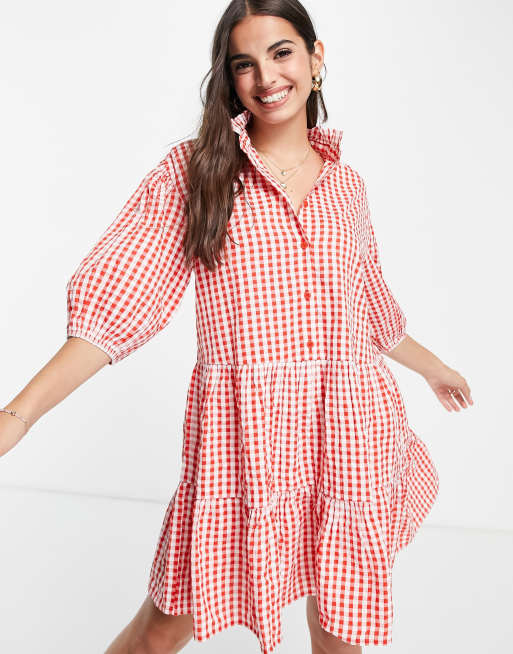Monki - Sosso - Vestito grembiule corto rosso a quadretti
