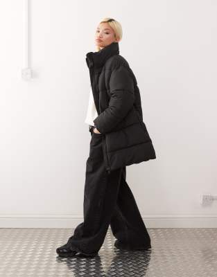 Monki - Steppjacke mit Kordelzug in Schwarz