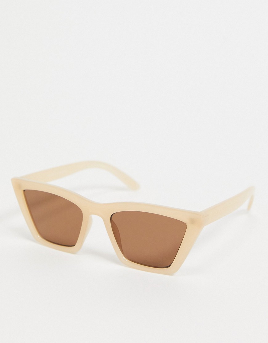 Monki Stine pointed cat eye sunglasses in beige-Neutral