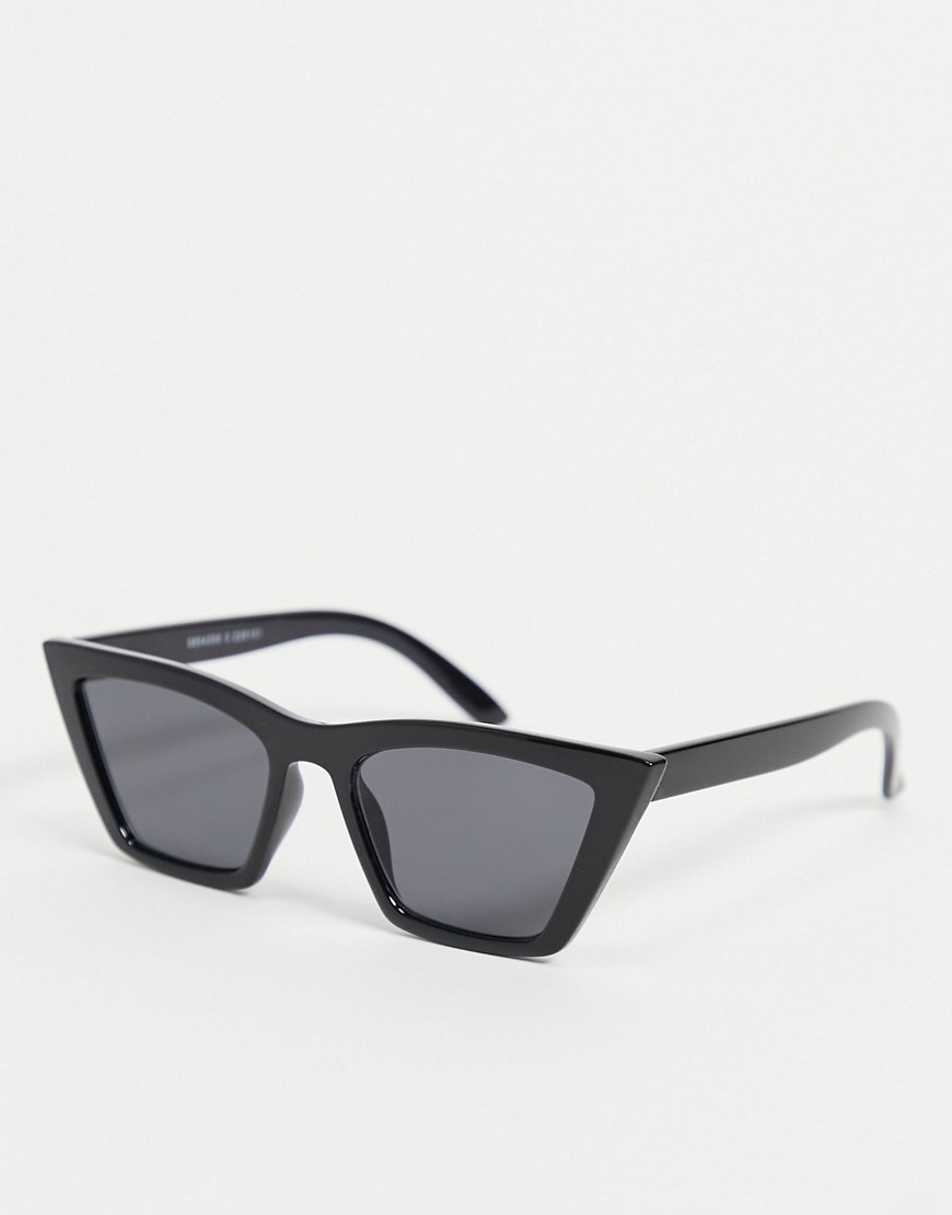 Monki – Stine – Svarta spetsiga solglasögon i cateye-modell