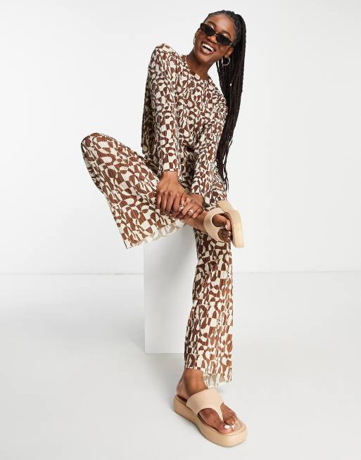 Monki straight leg plisse pants in brown retro circle print - part of a set