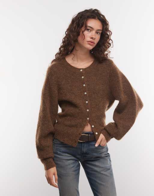 Monki Strickjacke aus Mohair-Mix mit Ballonärmeln in sanftem Braun, 2 von 4
