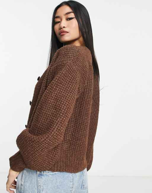 Monki – Strickjacke in Braun - BROWN, 3 von 4