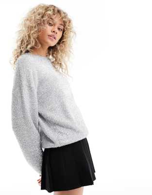 Monki - Strickpullover aus Metallic-Garn in Silber-Schwarz