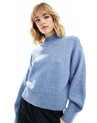 Monki - Strickpullover in meliertem Blau mit Stehkragen