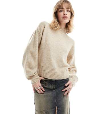 Monki - Strickpullover in meliertem Hellbeige mit Stehkragen-Neutral