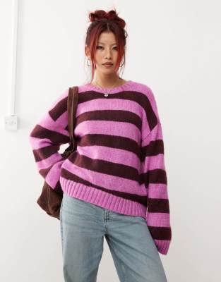 Monki - Strickpullover mit Rundhalsausschnitt und Streifen in Rosa und Burgunderrot