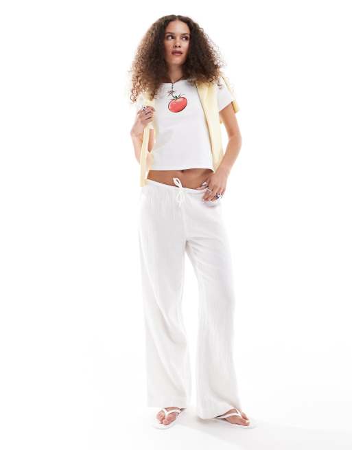 Monki – Strukturierte Hose in Weiß mit weitem Bein und elastischem Bund