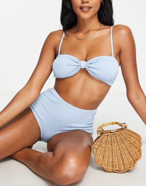 Monki – Strukturiertes Bandeau-Bikinioberteil aus Polyestermix in Blau - MBLUE