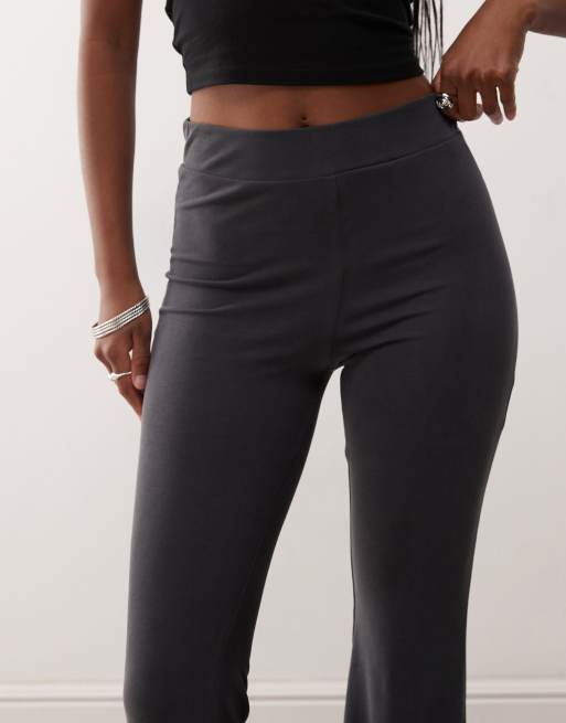 パンツ Cornerstone SS22 FLARE PANTS Monki super soft low waist flare jersey pants in gray | ASOS