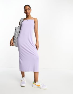 Monki balloon sleeve floral shimmer brocade midi dress in lilac レディース