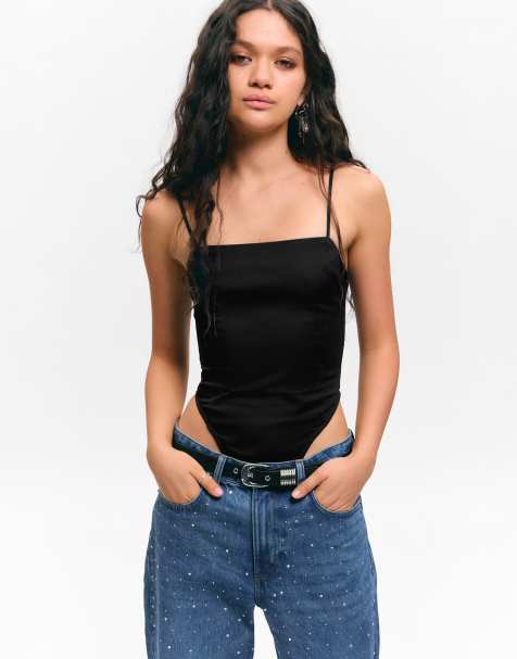 Monki – Svart, figursydd body med stretch och smala axelband - view 1