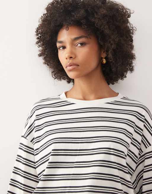 Monki – Svart och vitrandig t-shirt i oversize med långa ärmar och sidoslits, 4 av 4