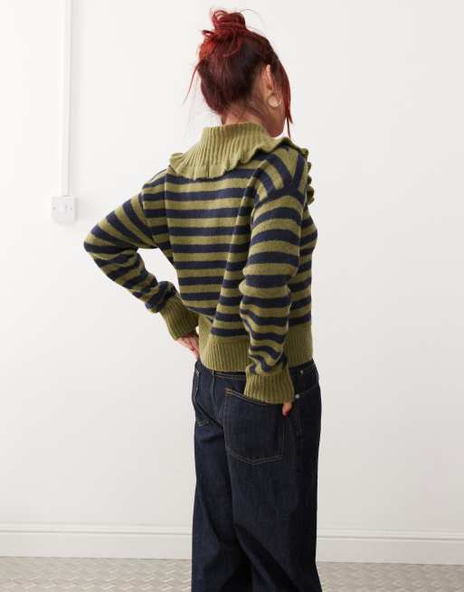 Monki – Sweter z długimi rękawami i kołnierzykiem polo w paski khaki, 4 z 4