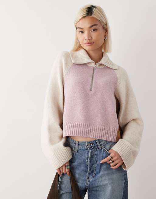 Monki – Sweter z różowymi i kremowymi blokami kolorów i zapięciem na zamek pod szyją