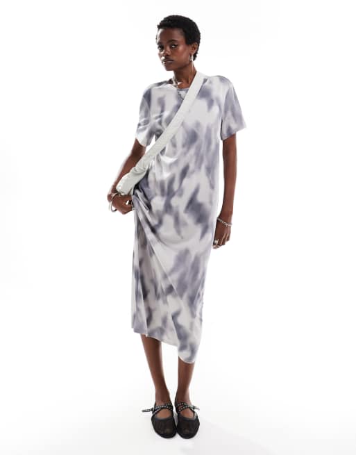 Monki – Szara sukienka T-shirtowa maxi z efektem tie-dye