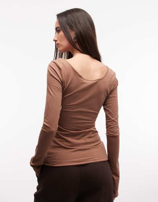 Monki - T-shirt a maniche lunghe marrone slim con scollo rotondo, 4 di 4