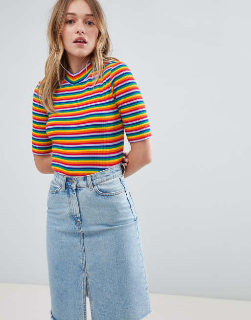 Monki - T-shirt a righe arcobaleno