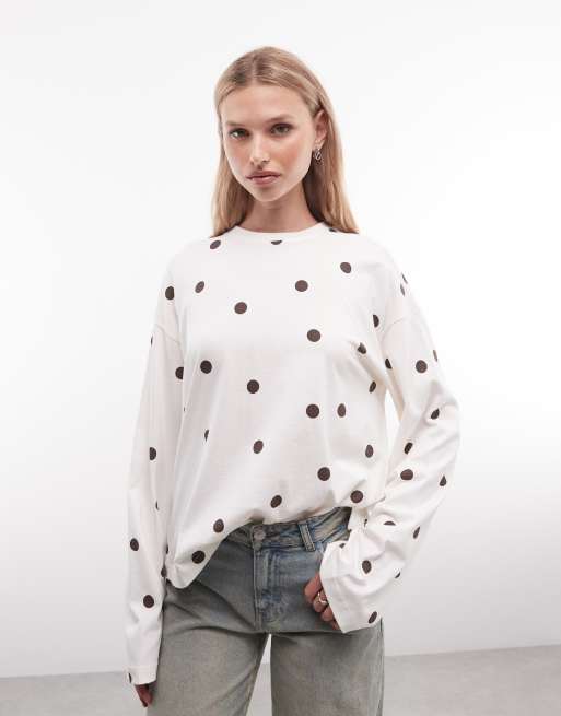 Monki - T-shirt oversize a maniche lunghe color panna a pois