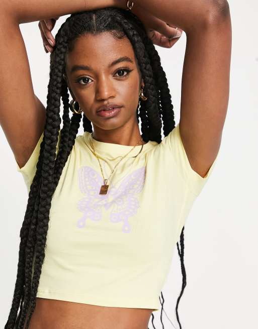 Monki - T-shirt taglio corto rosa pallido con stampa astratta di cuore