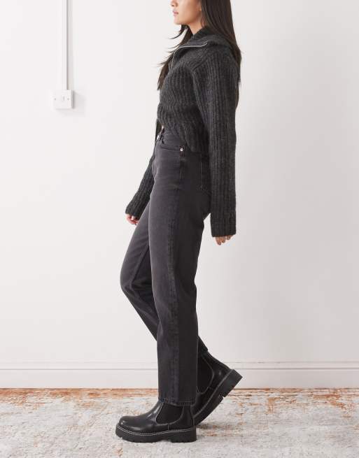 Monki Taiki high waist balloon leg jeans in black, 3 of 5
