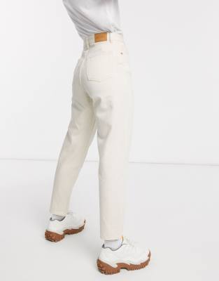 mom jeans ecru