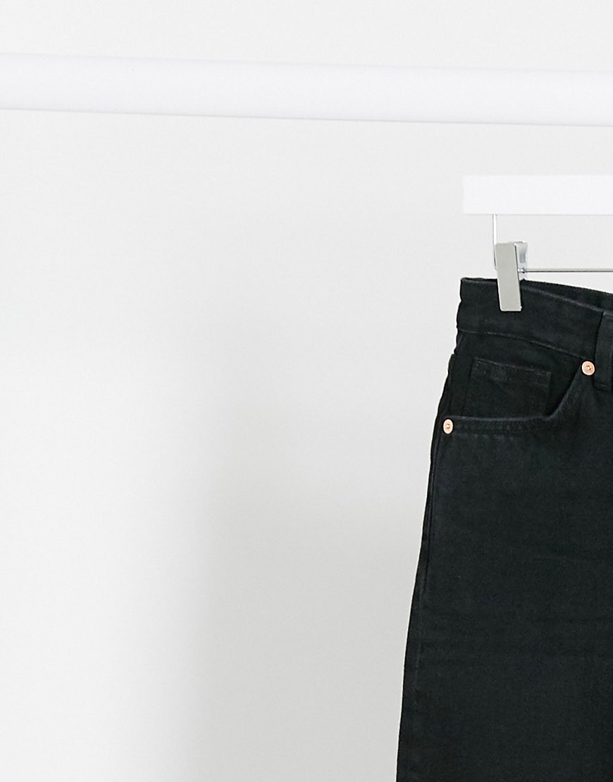 Monki - Taiki - Mom jeans met hoge taille van biologisch katoen in zwarte wassing