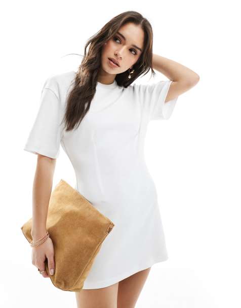 Monki – Tailliertes T-Shirt-Kleid in Weiß - view 1